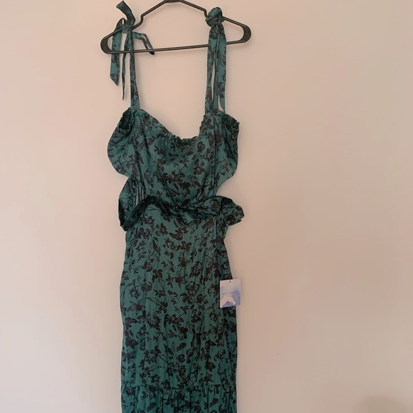 Brand new satin cut out dress - Picture 3 of 7